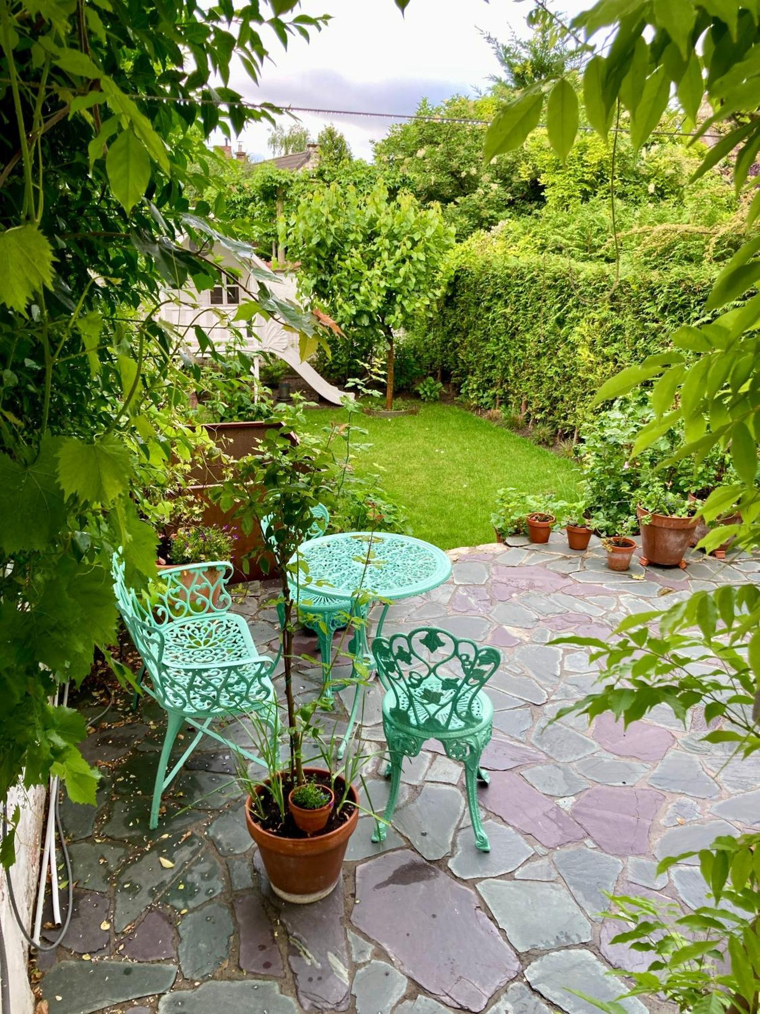 Calm, & Birdsong Near The Center * Brussels